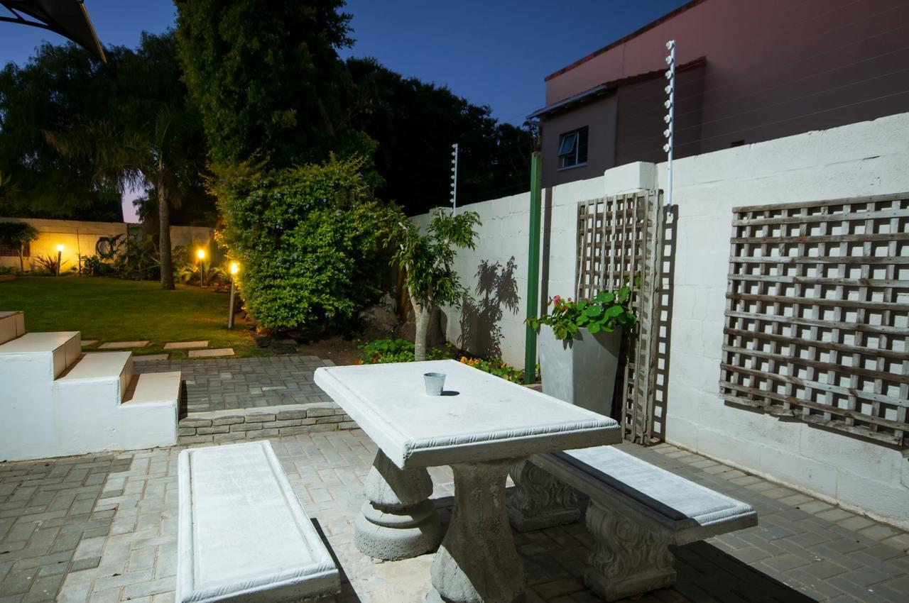 بورت اليزابيث Millard Crescent Guest House المظهر الخارجي الصورة